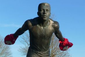 Athlet-statue Cr480x319-0x23 293x in 