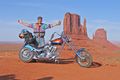 Motorradreisen USA: Wolfgang Fierek im Monument Valley