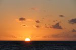 Roter Sonnenuntergang auf Cat Island Bahamas