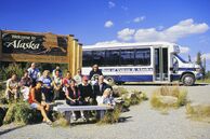 Wanderreisen: Reisegruppe bei der Rast