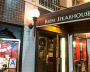 allgemein/diverses/canusa-insidertipps/anngret-nyc/keens-steakhouse-nyc-entrence.cr2500x1665-0x210 allgemein/diverses/canusa-insidertipps/anngret-nyc/keens-steakhouse-nyc-entrence.cr2500x1665-0x210