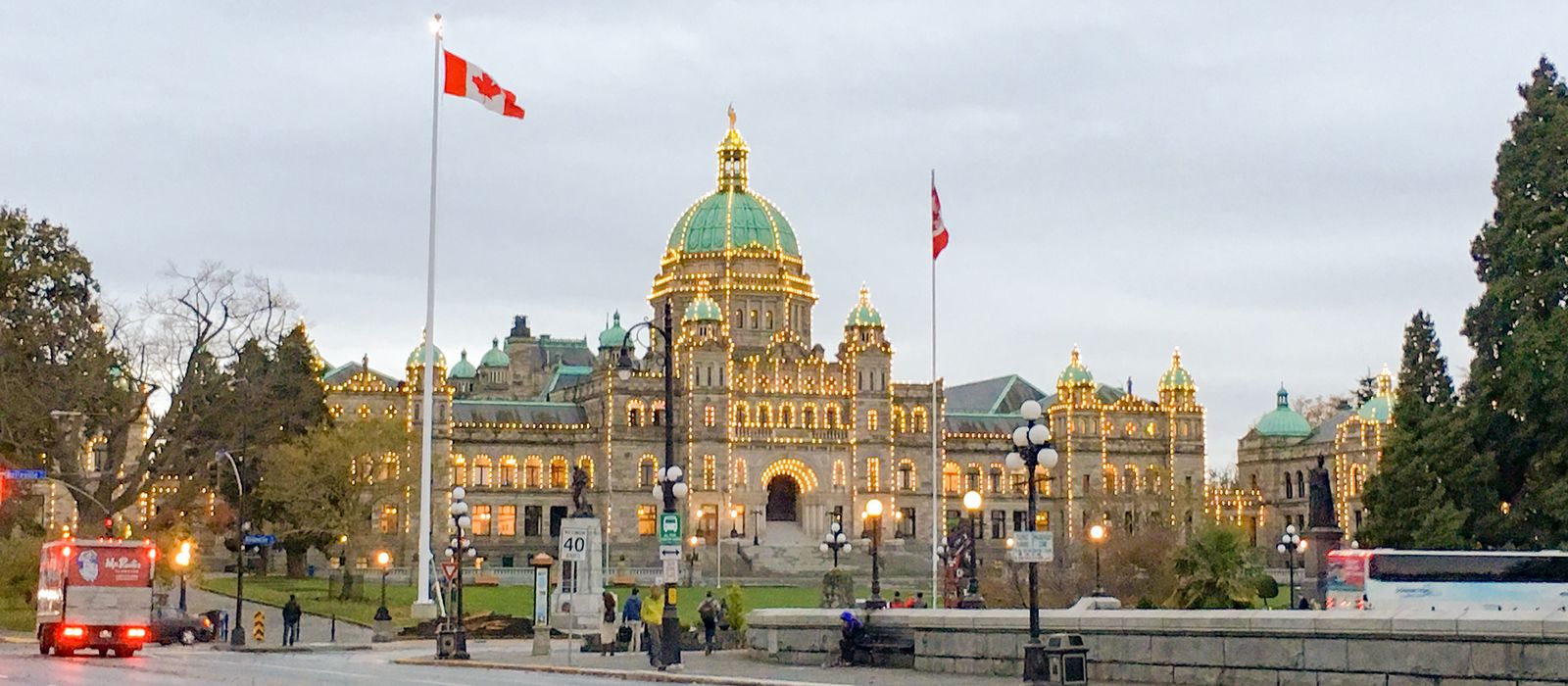 Das British Columbia Parlament in Victoria im DÃ¤mmerlicht