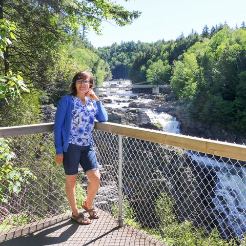 Irene Schnell am Canyon Sainte-Anne in Quebec