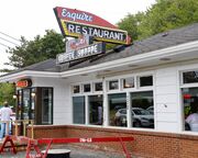 allgemein/diverses/canusa-insidertipps/kanada/tilo-krause-duenow-food/exterior-esquire-restaurant.cr3444x2295-0x0 allgemein/diverses/canusa-insidertipps/kanada/tilo-krause-duenow-food/exterior-esquire-restaurant.cr3444x2295-0x0