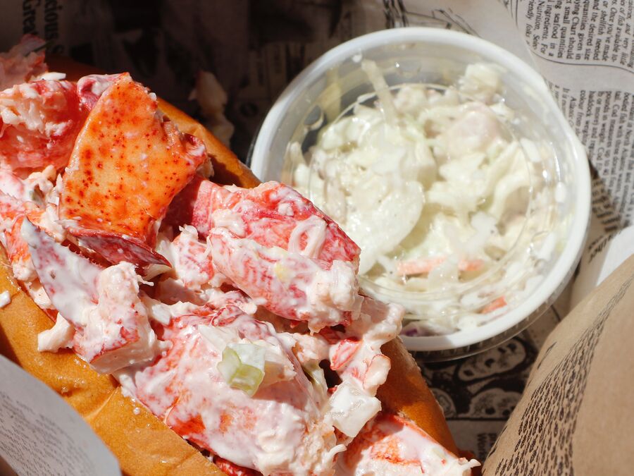 Eine Mahlzeit aus einem Imbiss in Stanhope auf Prince Edward Island