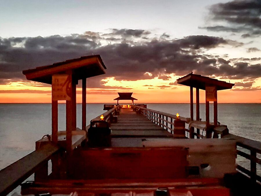 Der Naples Pier in Florida im Sonnenuntergang