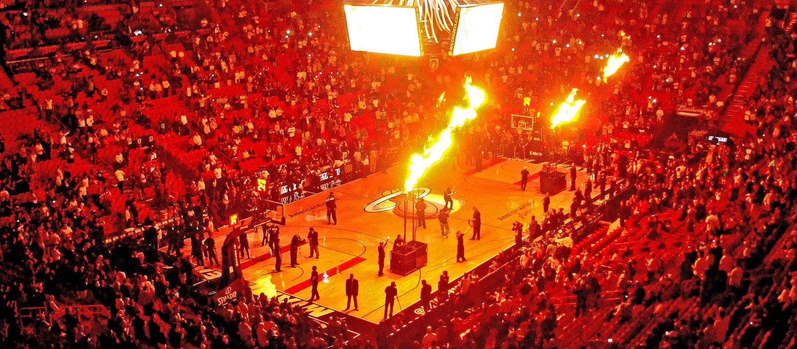 Feuerwerk in der Amerian Airlines Arena
