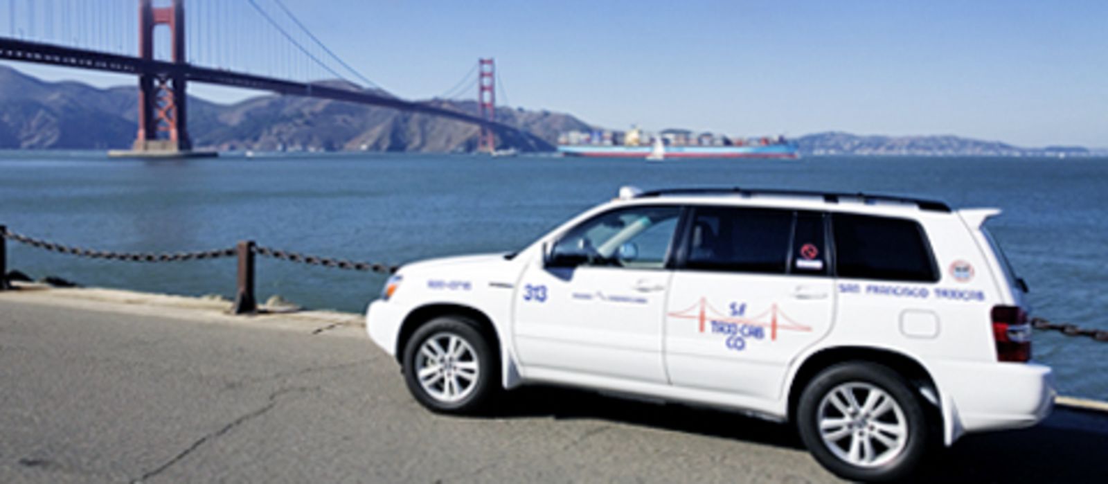 San Francisco Taxi vor der Golden Gate Bridge