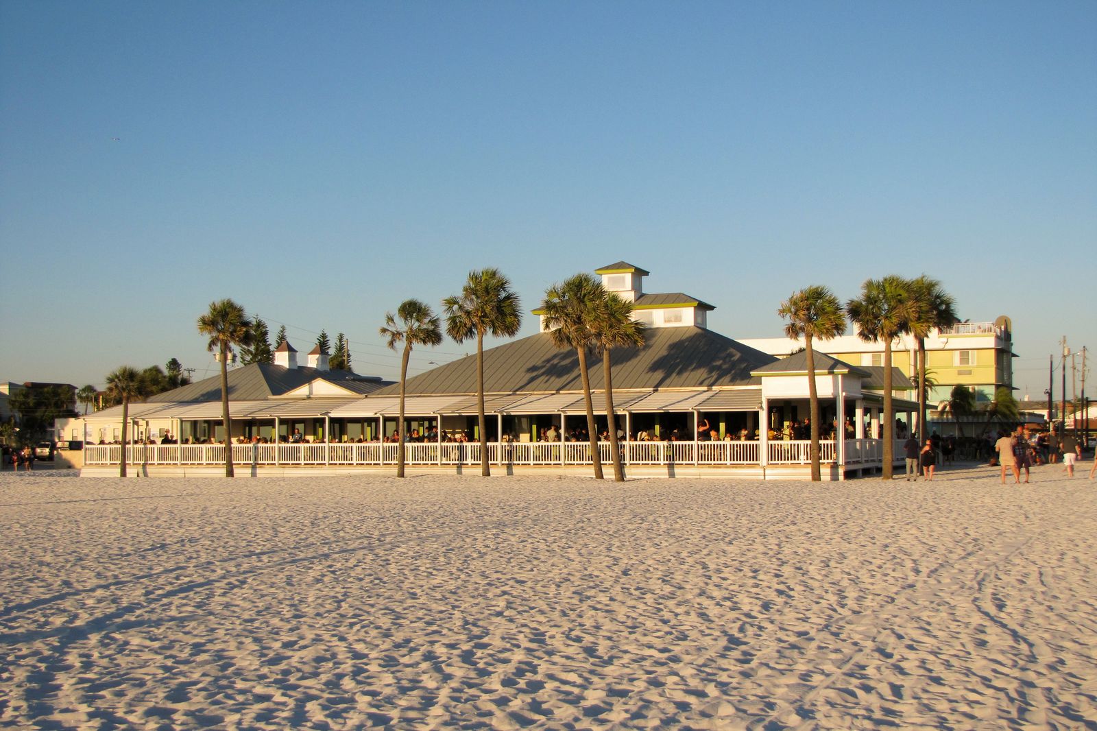 Das Palm Pavilion Beachside Bar & Grill in Clearwater, Florida