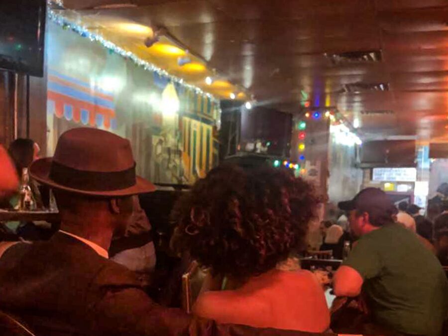 Konzert in der Kingston Mines Blues Bar, Chicago