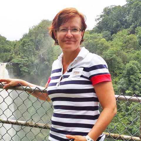 Irene Schnell bei den Akaka Falls auf Big Island