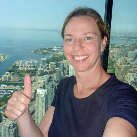 CANUSA Mitarbeiterin Antje Hauck auf dem CN Tower in Toronto