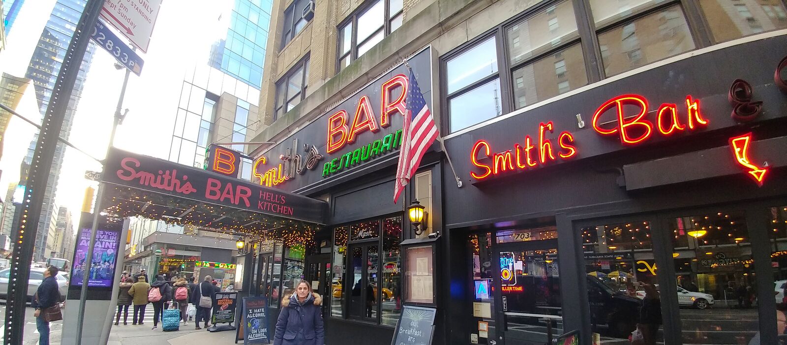 Smith's Bar in Midtown