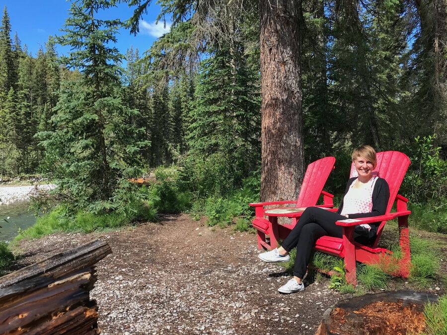 CANUSA Mitarbeiterin Lena Weigert im Jasper-Nationalpark in Alberta