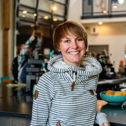 CANUSA-Mitarbeiterin Lena Weigert im Restaurant Riff Craft Food in Bend, Oregon