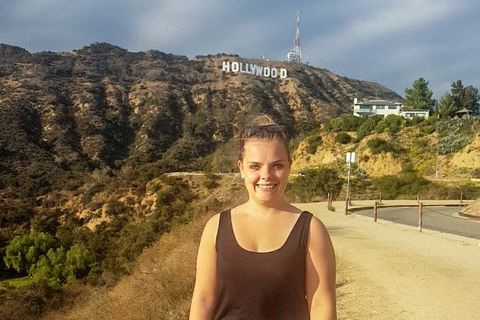 CANUSA Mitarbeiterin Lisa Rehder vor dem Hollywood Sign
