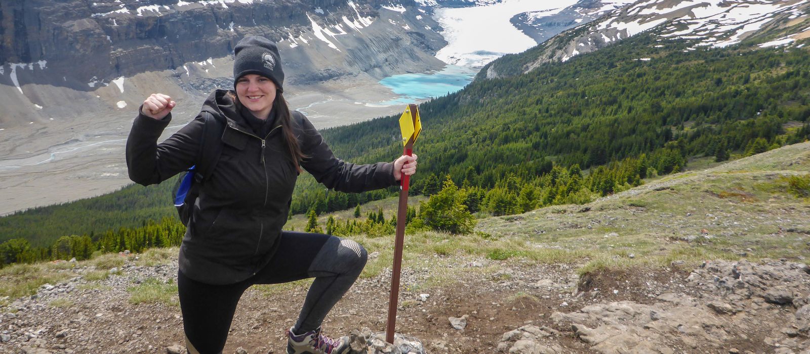 Maja Sebode wÃ¤hrend einer Wanderung auf dem Park Ridge Trail in Banff
