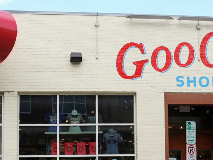 Nicole Haarmann vor dem Goo Goo Shop in Nashville