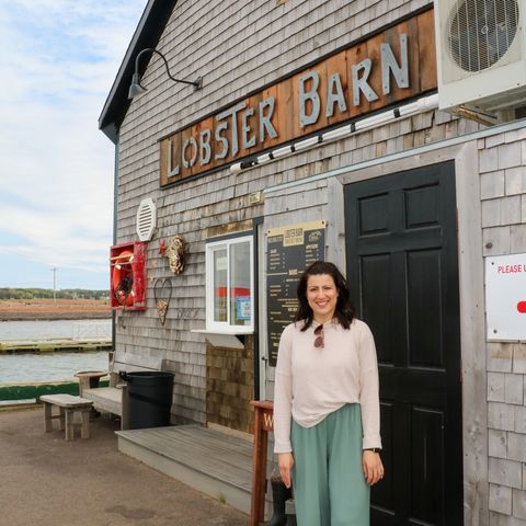 CANUSA Mitarbeiterin Sarina Keil am Lobster Barn in Victoria auf Prince Edward Island