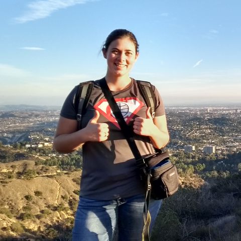 CANUSA Mitarbeiterin Saskia Burchard wÃ¤hrend einer Sunset Hike Tour zum Hollywood Sign