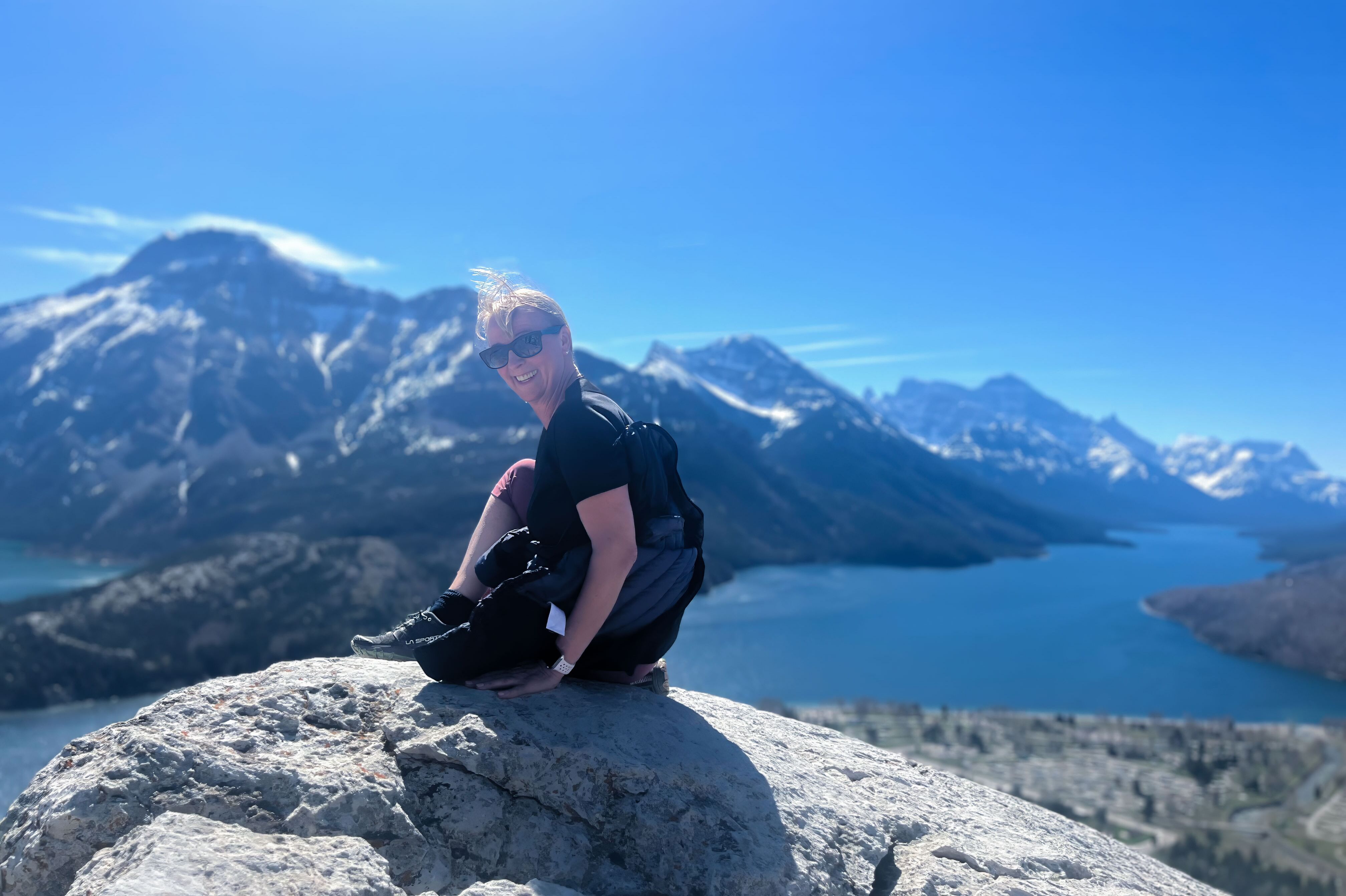 Martina Schäfer am Waterton Lake