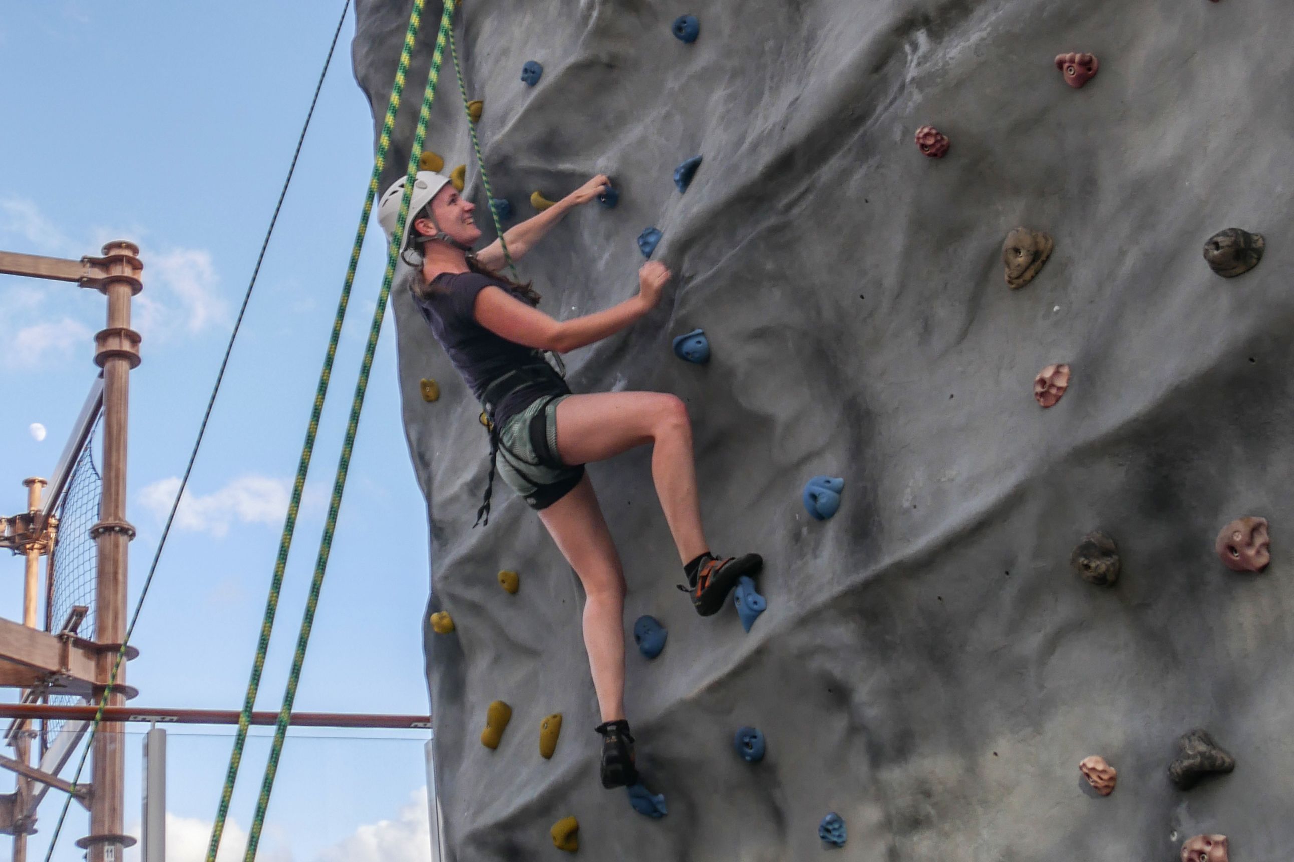 Der Kletterpark auf dem Kreuzfahrtschiff Norwegian Getaway von NCL