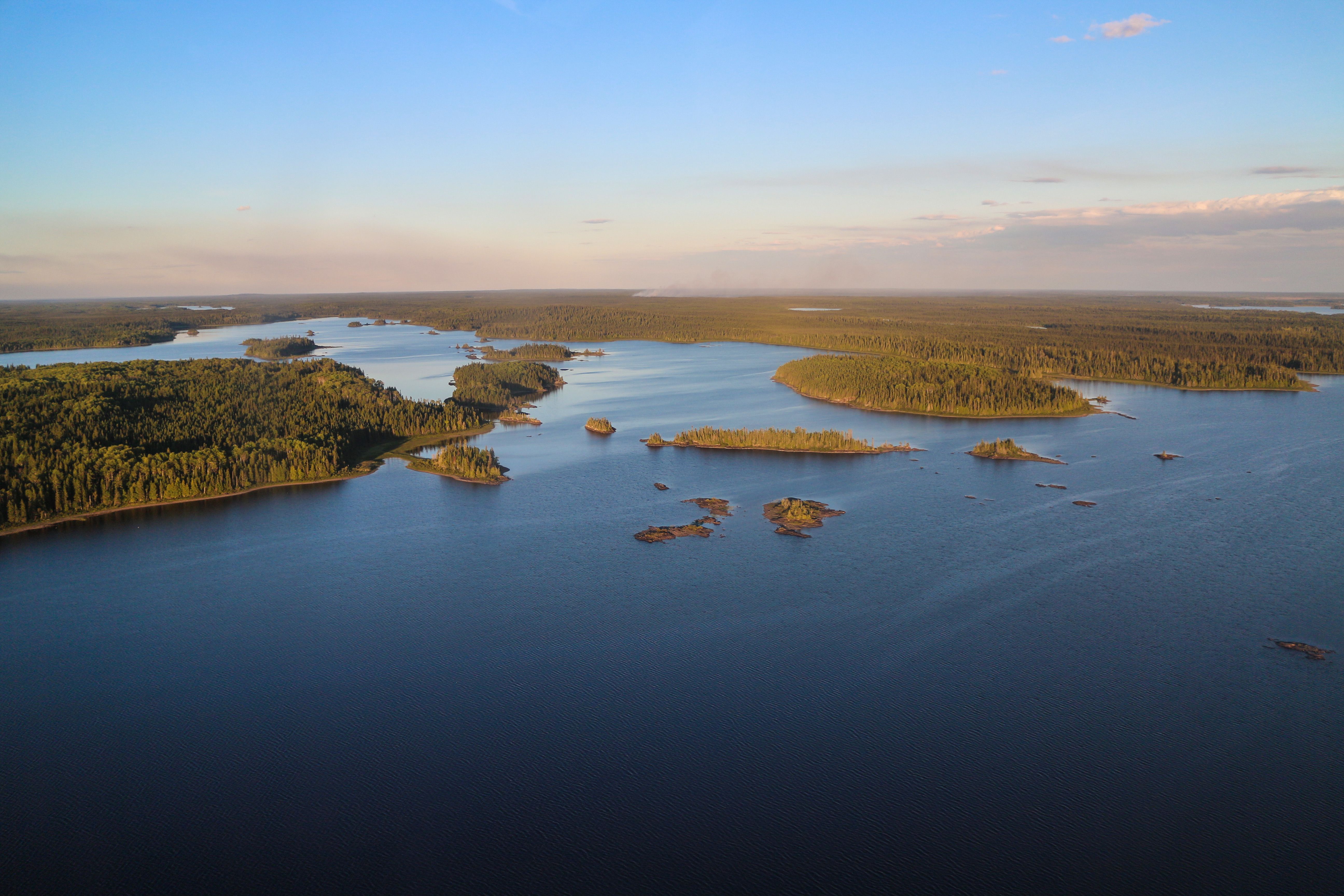 Rundflug mit einem Wasserflugzeug Ã¼ber den Miminiska Lake in Ontario