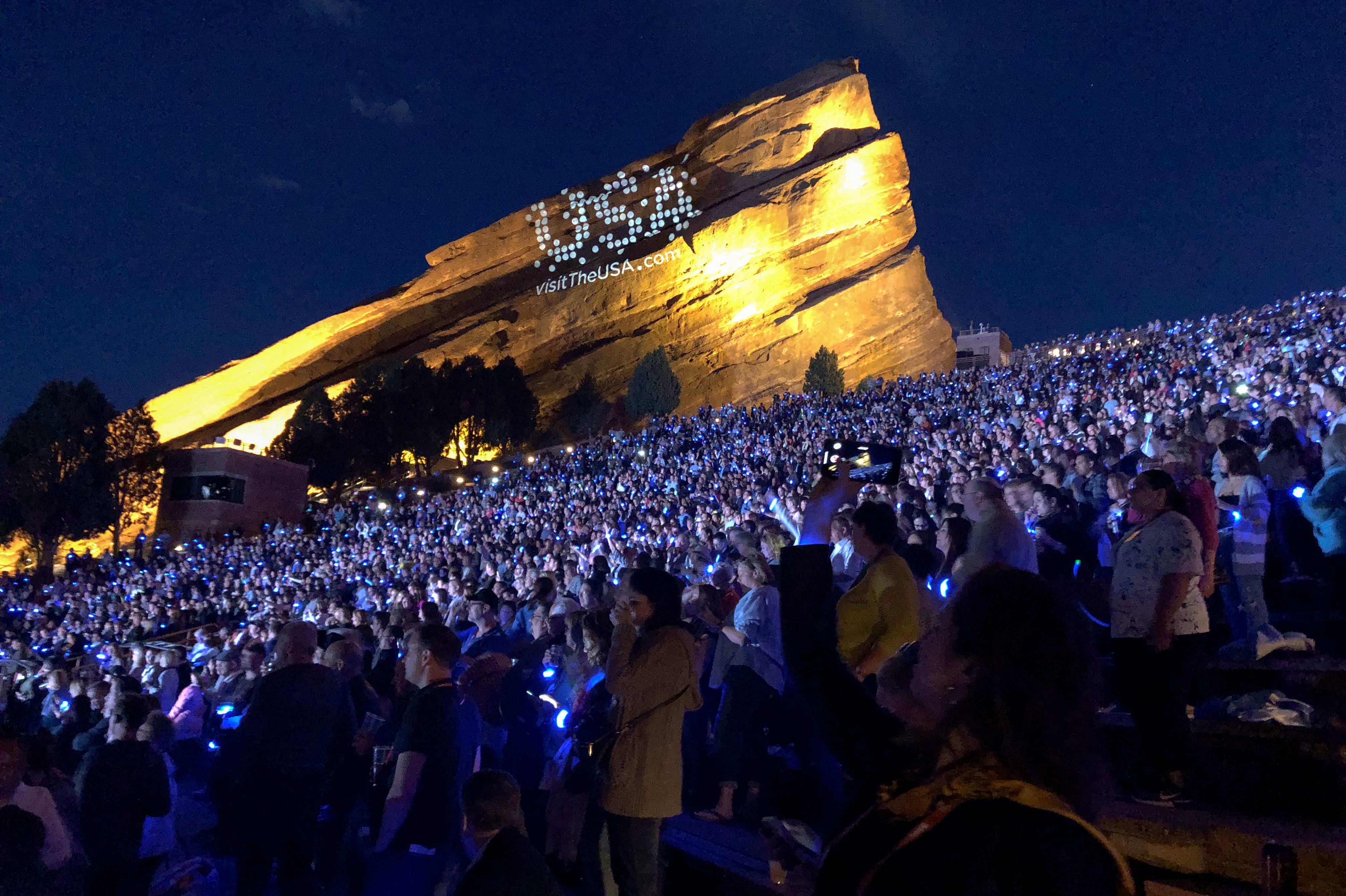 KonzertgÃ¤ste im Red Rock Park and Amphitheater westlich von Denver