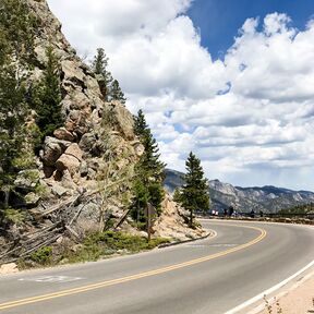 Eine StraÃŸe im Estes Park in Colorado