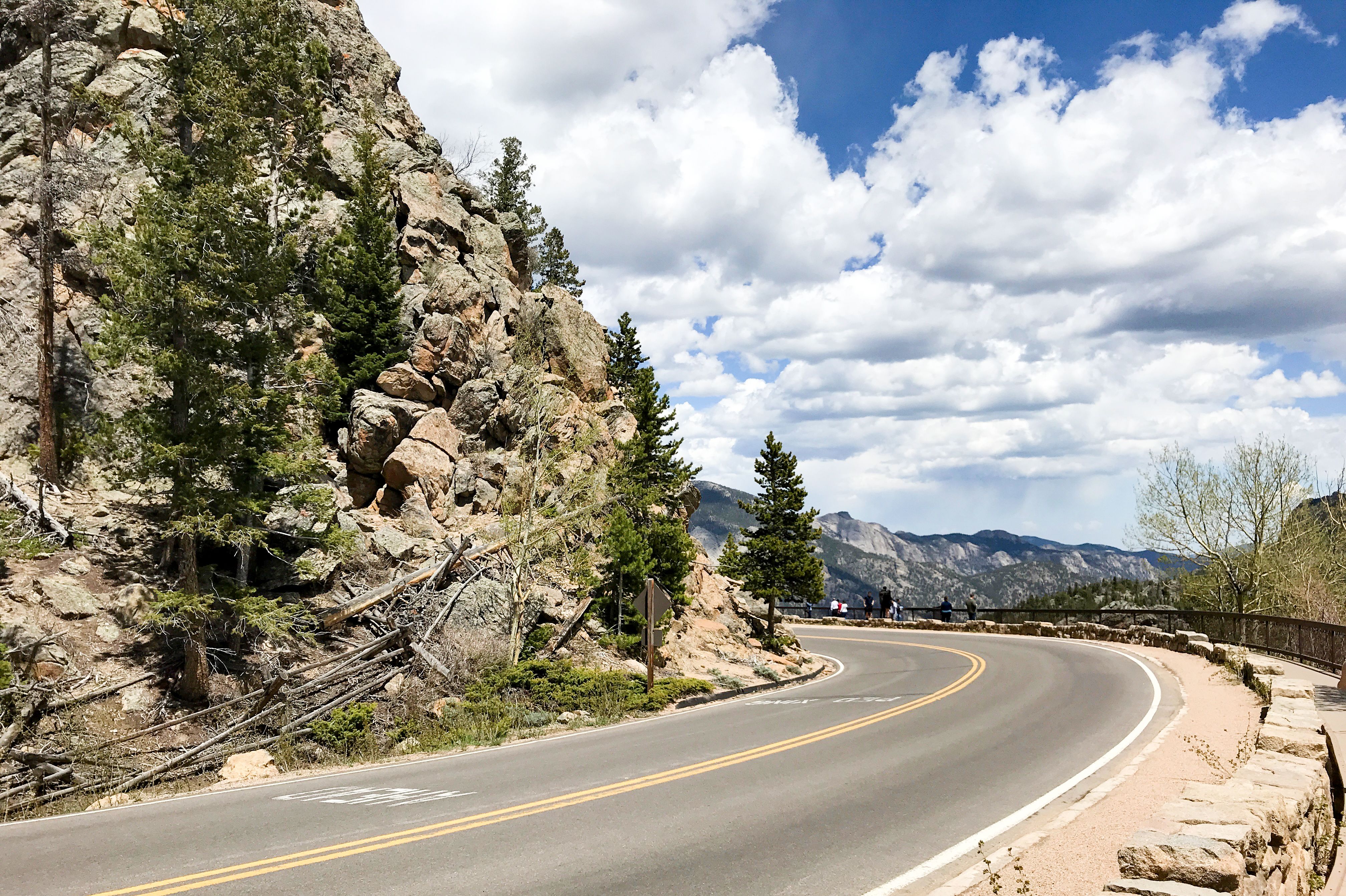 Eine StraÃŸe im Estes Park in Colorado