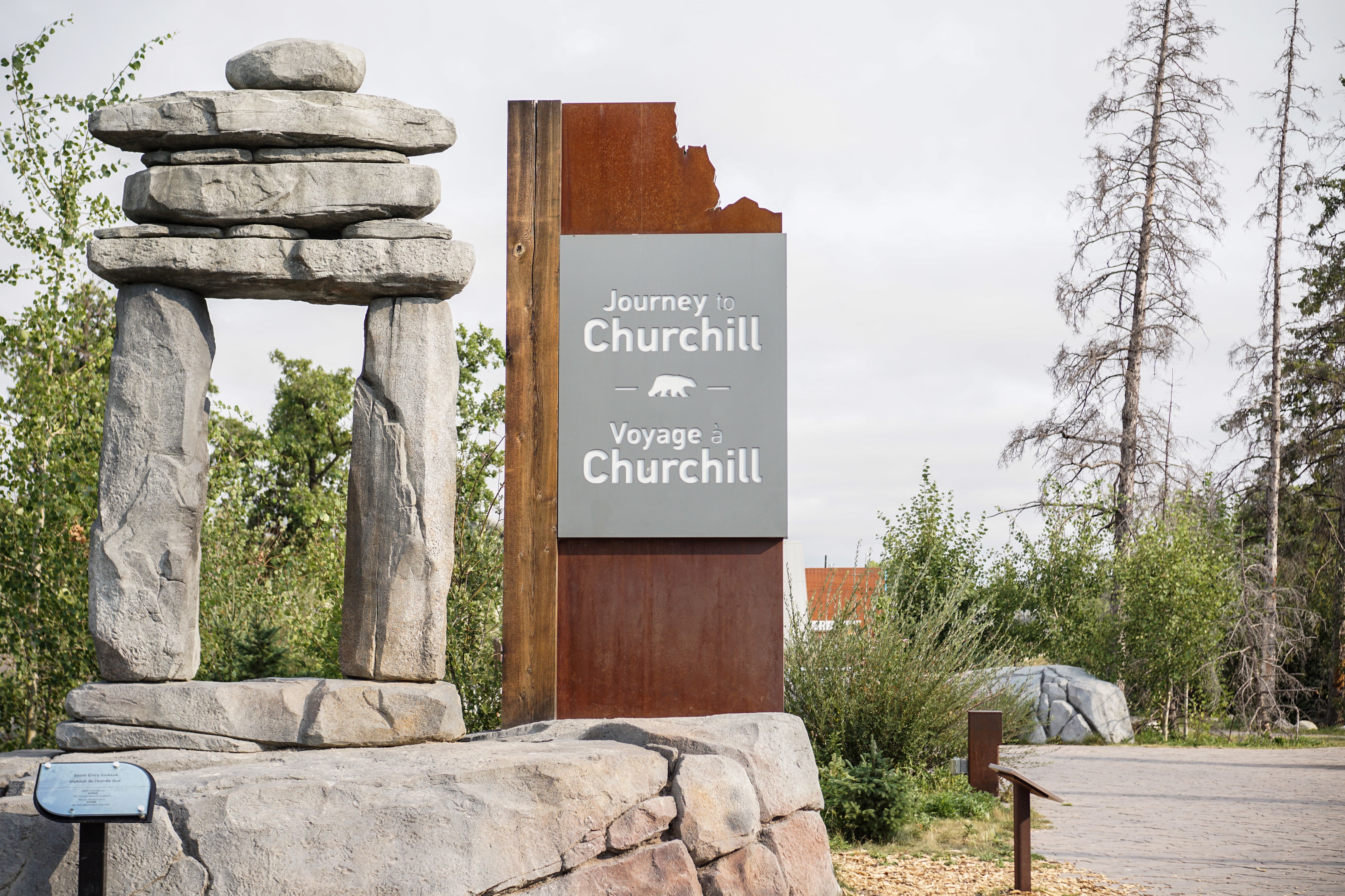 Das Journey to Churchill Willkommensschild im Assiniboine Park Zoo in Winnipeg