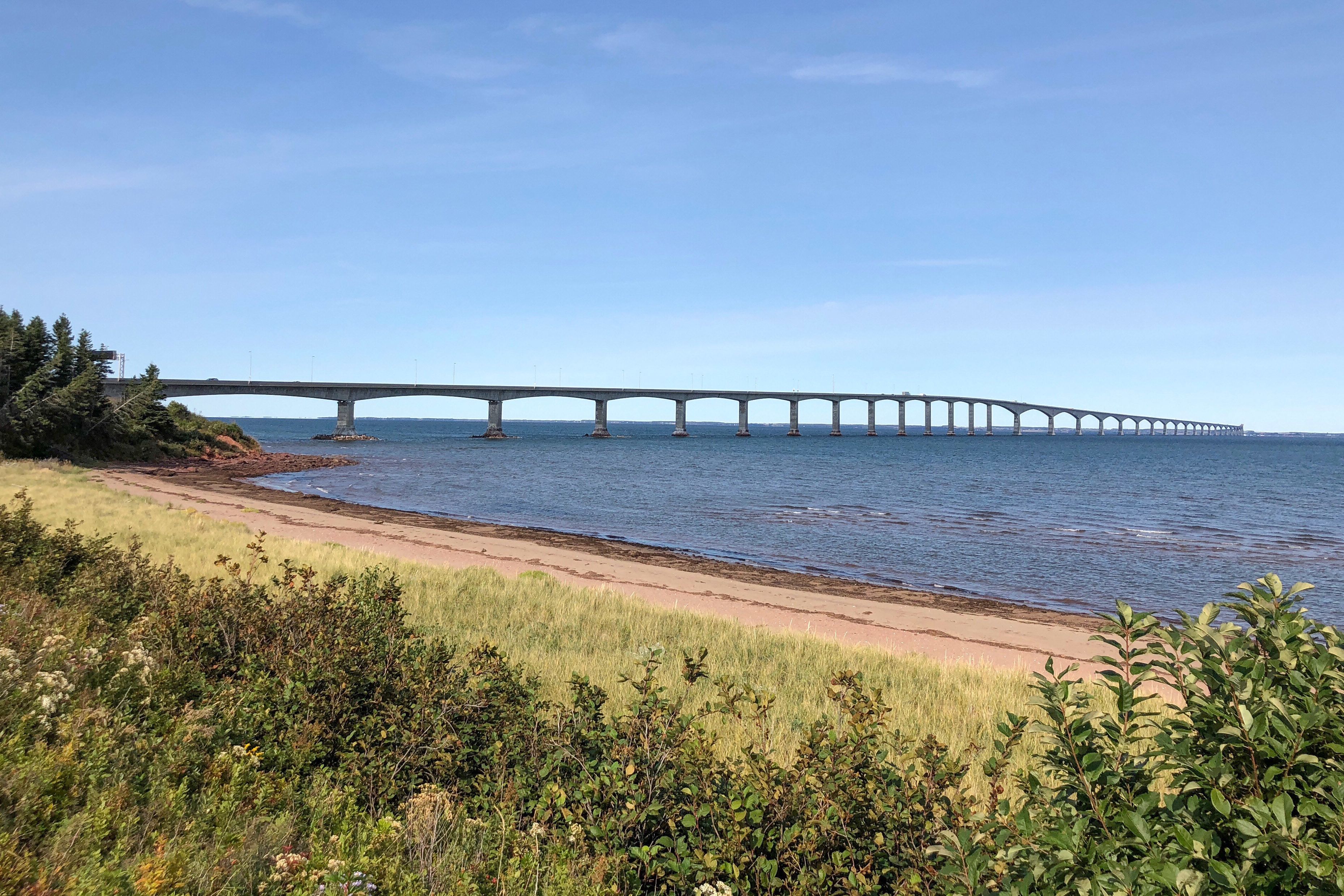 Die Confederation Bridge verbindet die kanadischen Provinzen New Brunswick und Prince Edward Island