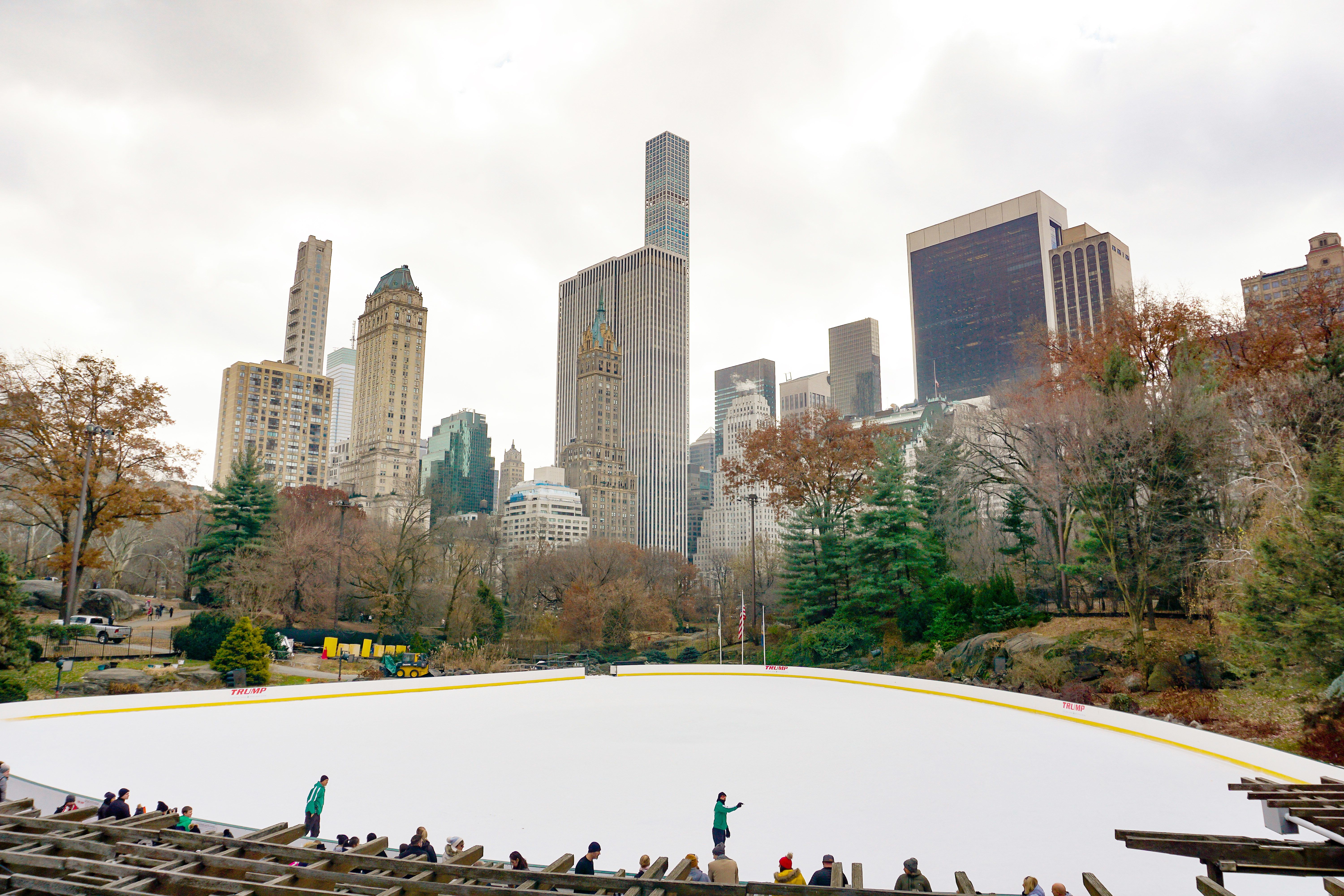 Eine Eisbahn im Centralpark in New York City