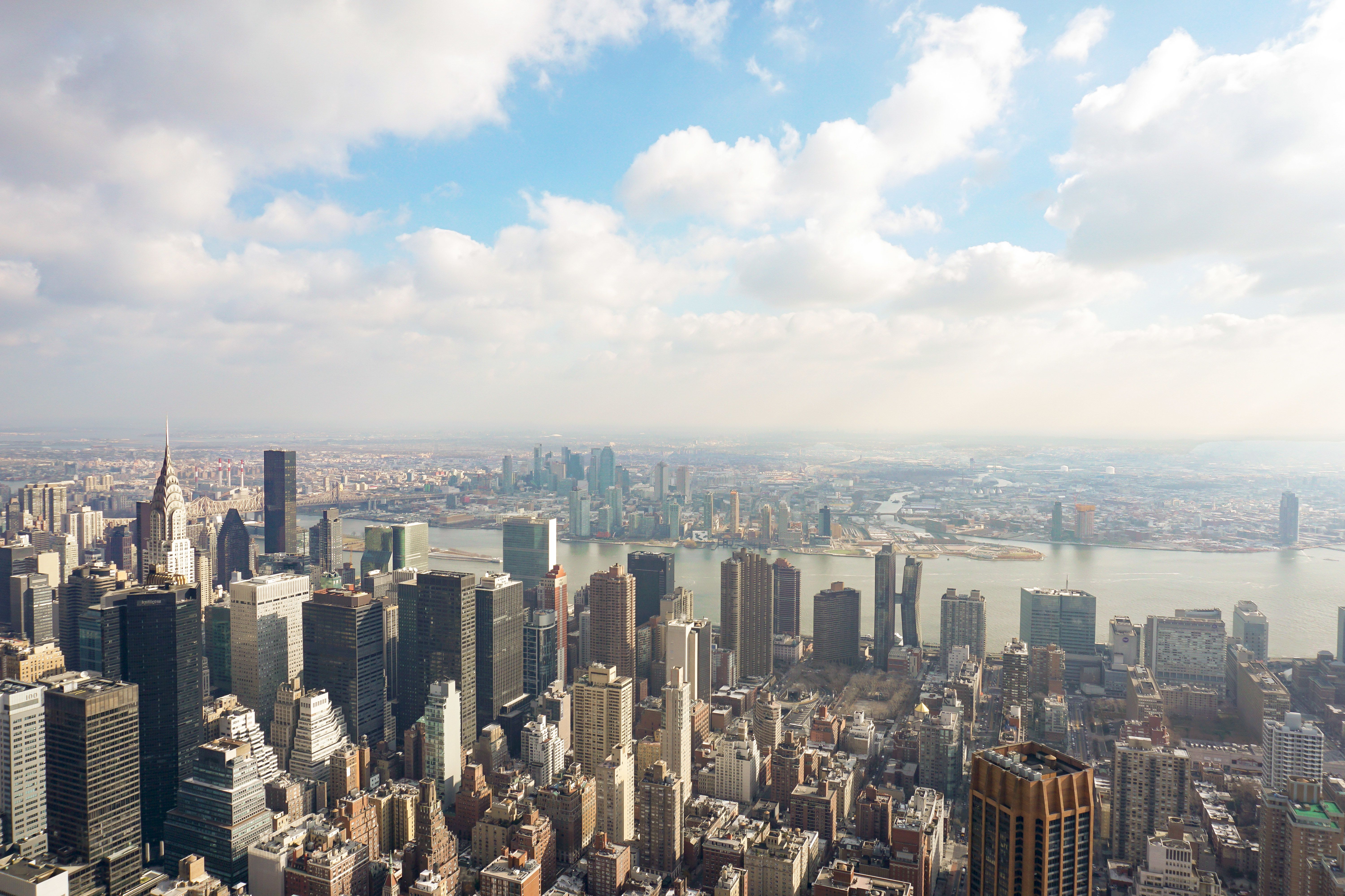 Ausblick aus dem Empire State Building in Manhattan, New York