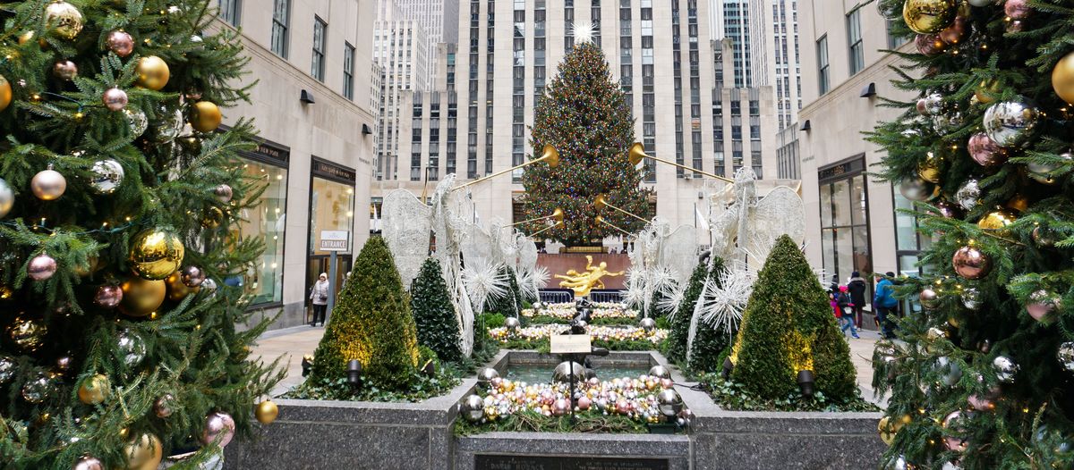 allgemein/storytelling/18-sabrina-karavla-saskia-burchard-new-york/new-york-city-weihnachtsbaum-rockefeller-center3.cr5823x2553-0x1200