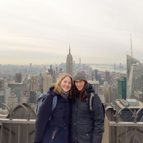 CANUSA Mitarbeiterinnen Sabrina Karavla und Saskia Burchard auf dem Top of the Rock des Rockefeller Centers in New York City