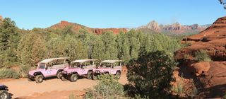 allgemein/storytelling/18-womo-fam-arizona/sedona-pink-jeep-tour-jeeps.cr5054x2215-0x789