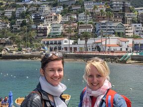 CANUSA Mitarbeiterinnen Anngret Rossol und Mdlen Madaus am Hafen von Avalon auf Santa Catalina Island