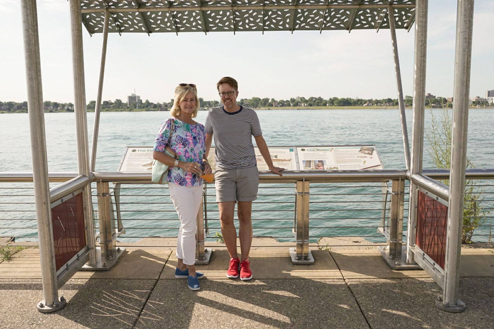 CANUSA-Mitarbeiter Christian Pinnekamp vor dem Detroit River