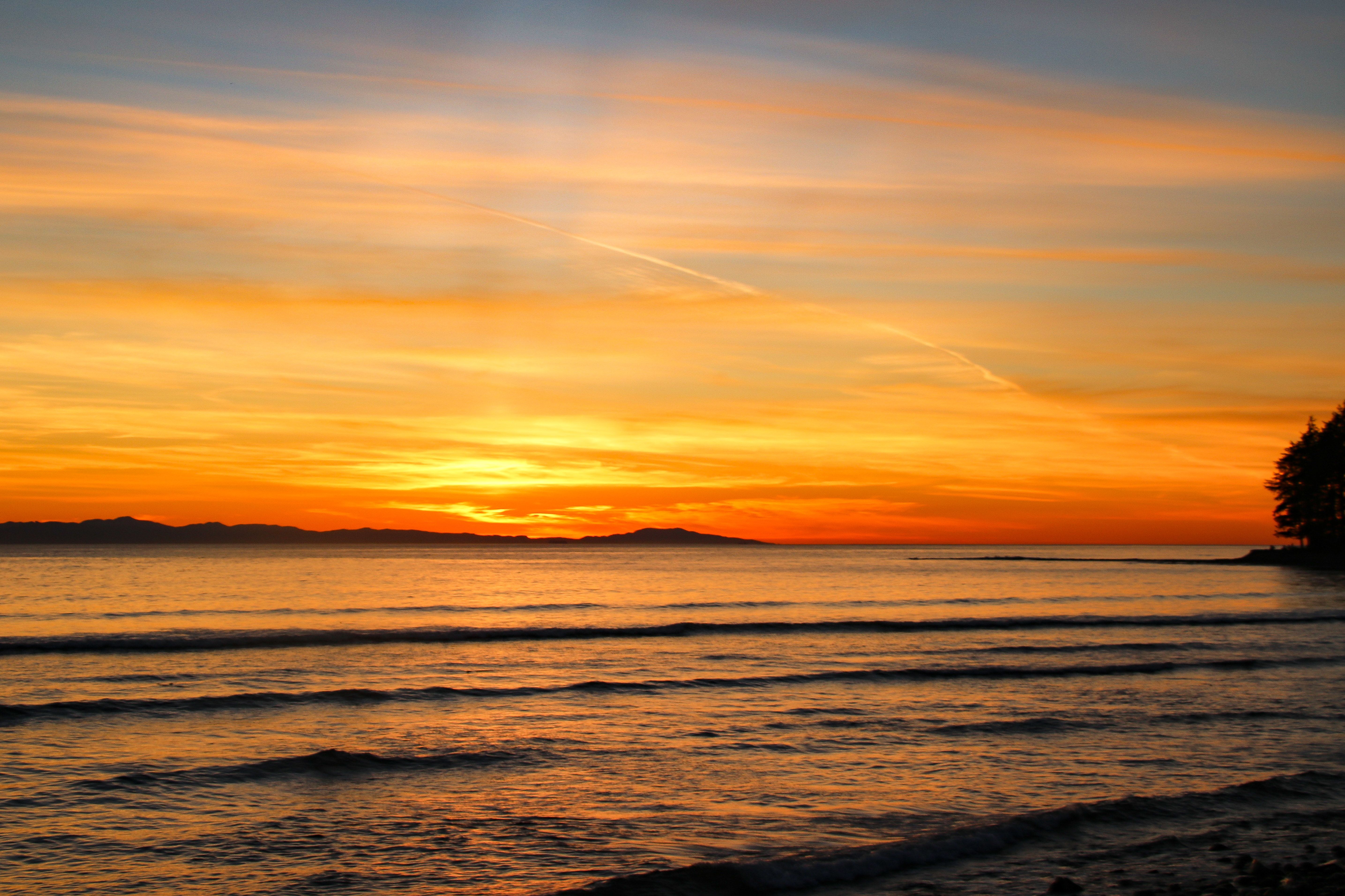 Ein wunderschÃ¶ner Sonnenuntergang auf dem Jordan River Regional Park Campground in Juan de Fuca in British Columbia