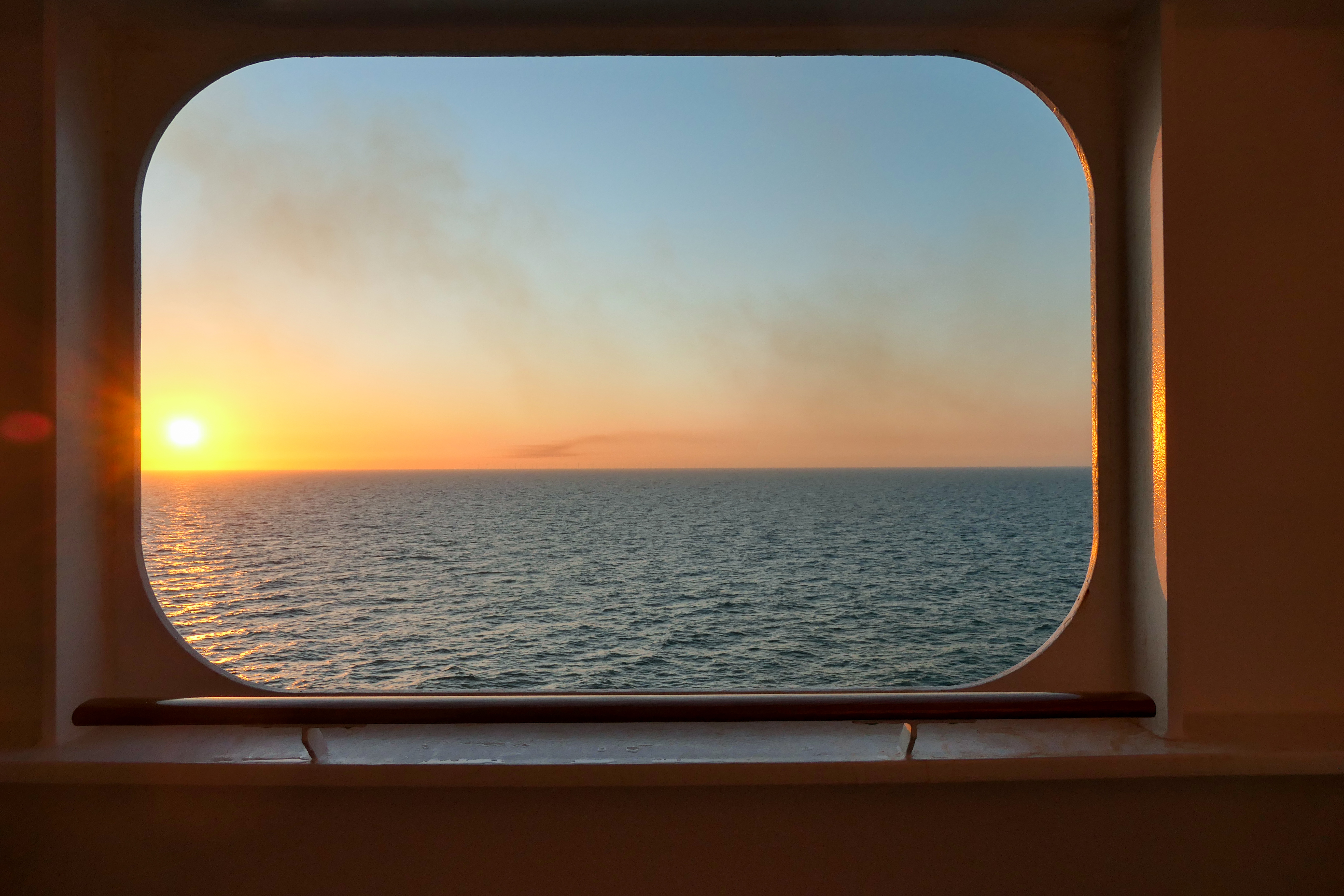 Traumhafte Sonnenuntergänge auf einer Kreuzfahrt mit der Queen Mary 2