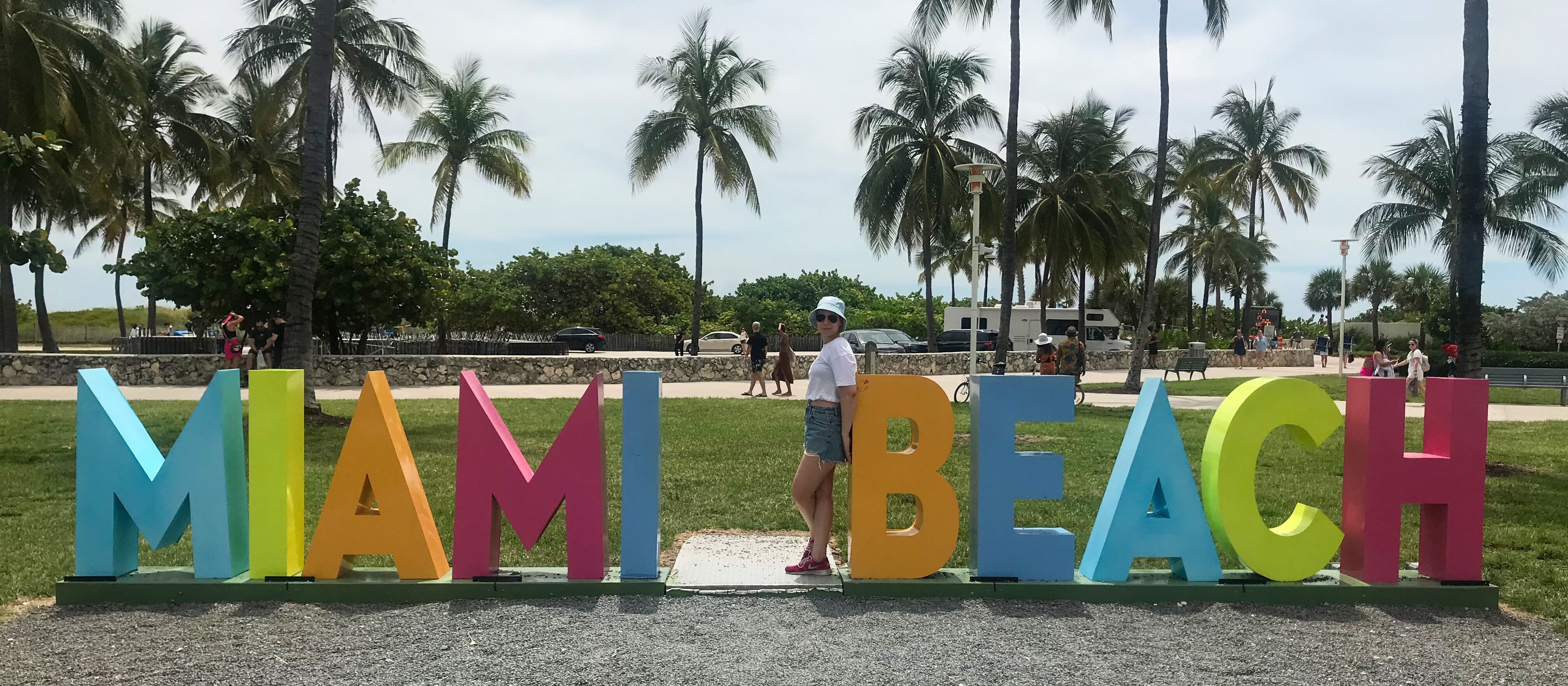 Bunter Miami Beach Schriftzug in Florida