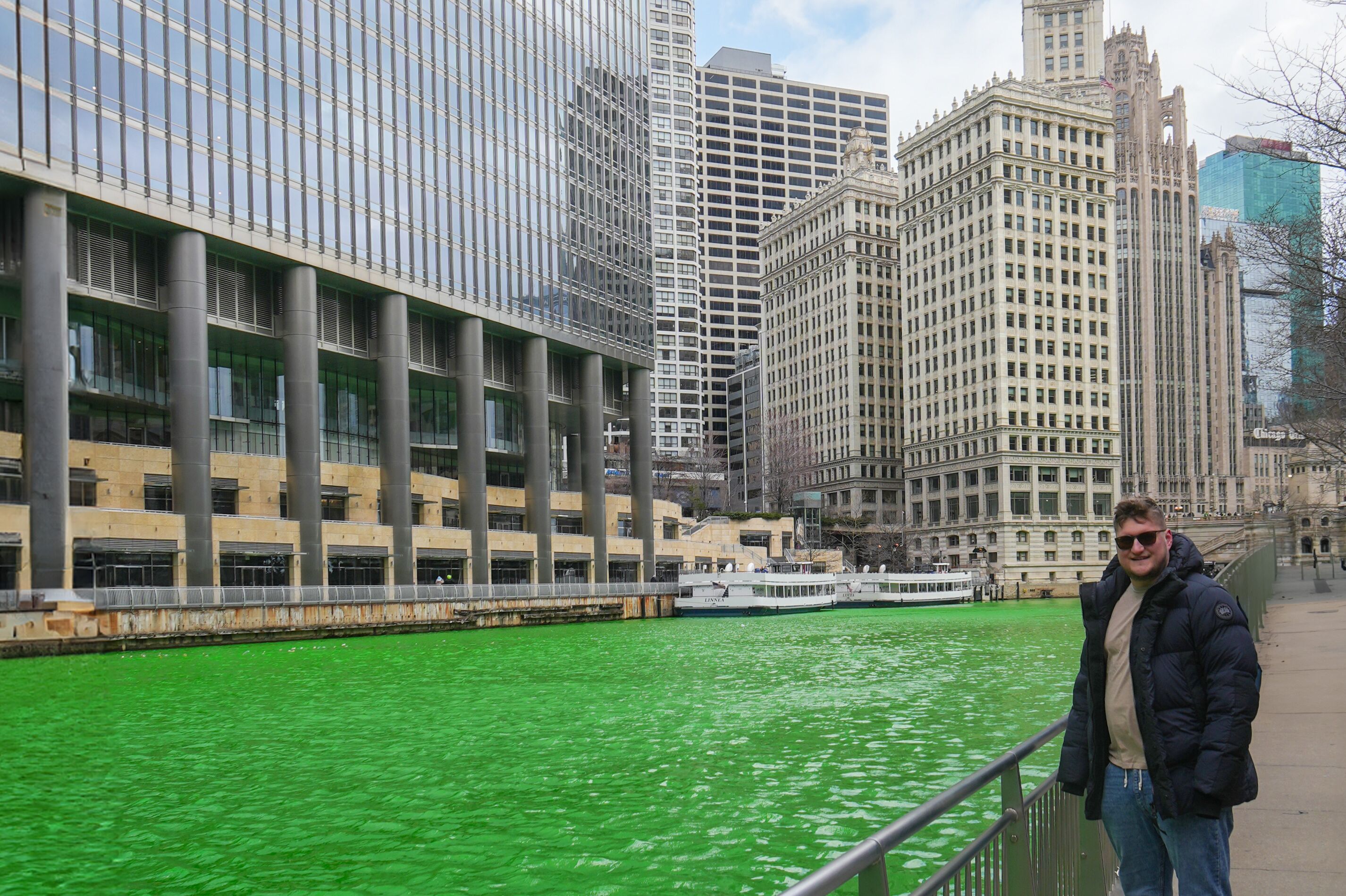 Blick auf die imposanten Gebäude Chicagos