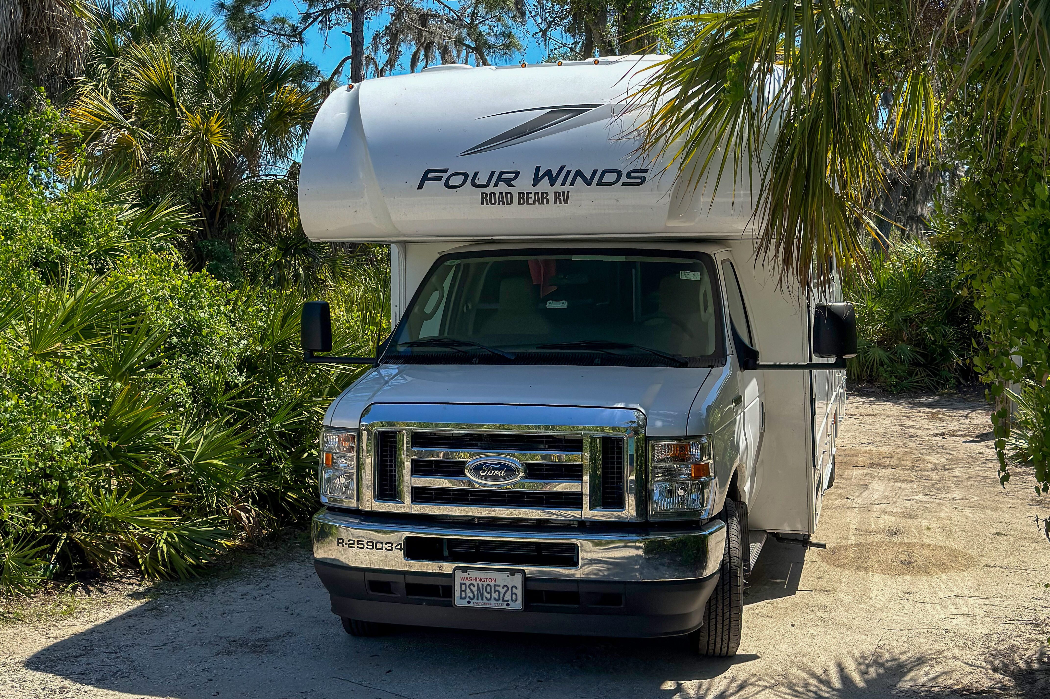 Motorhome C 29-31 Slide-out im Oscar Scherer State Park