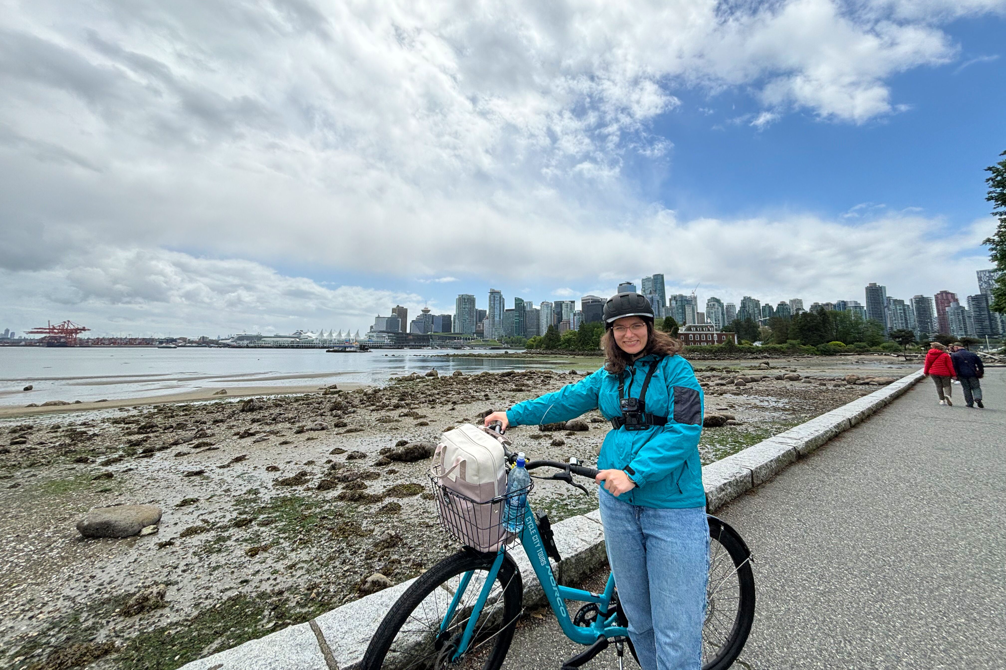 Julia bei einer Fahrradtour im Stanley Park