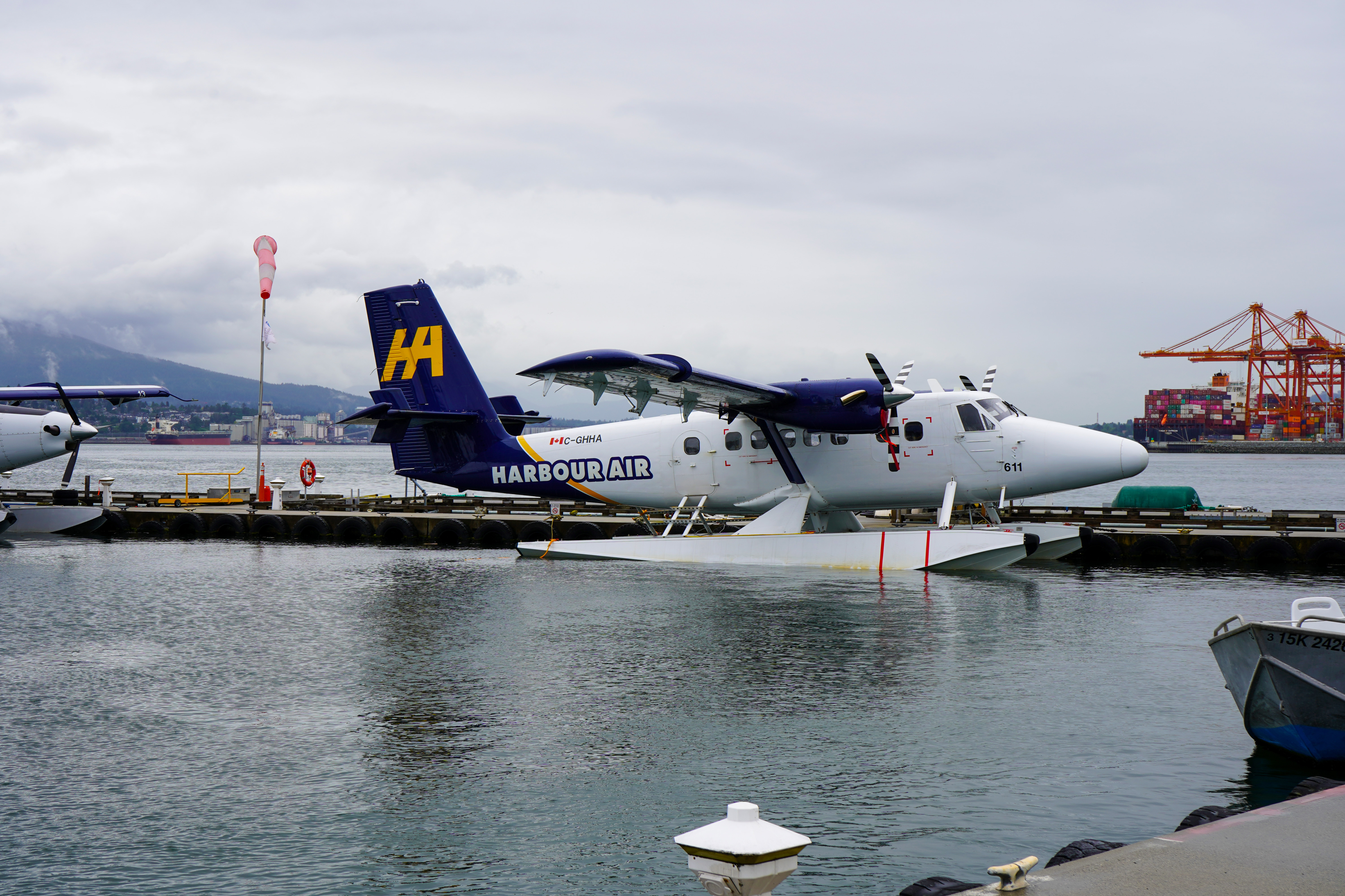 Blick auf ein Harbour Air Wasserflugzeug in Vancouver