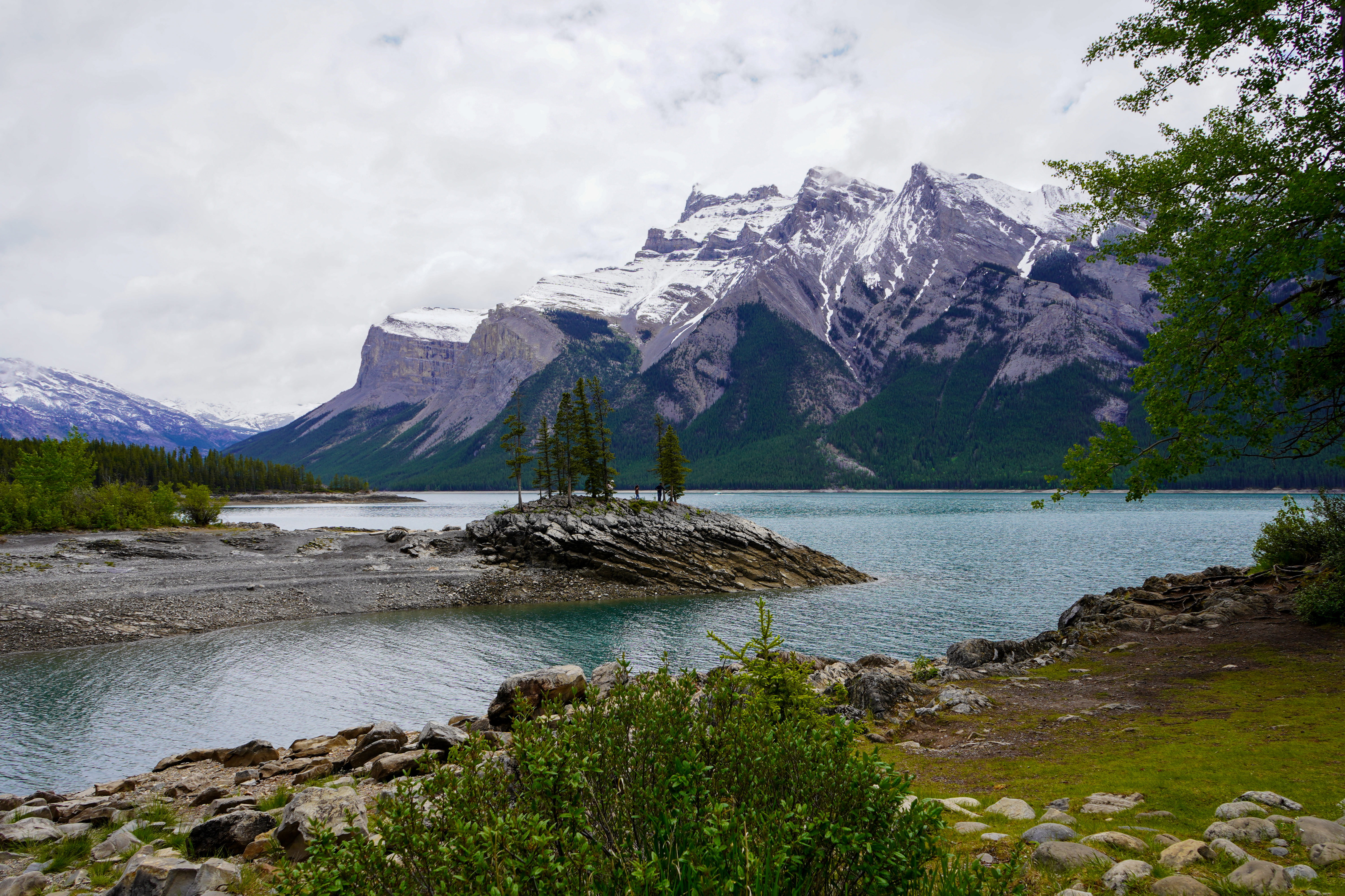 Der wunderschöne Gletscherrandsee Lake Minnewanka