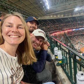 Lena bei einem Baseball-Spiel der Astros in Houston