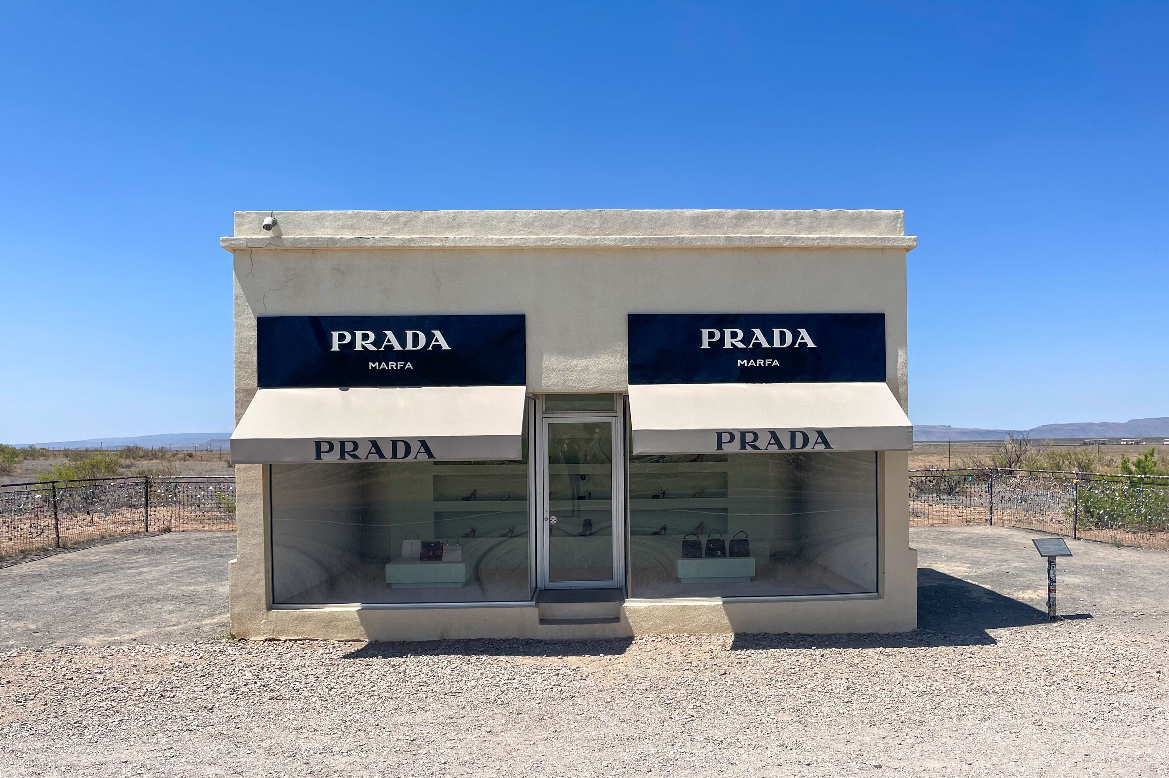 Die skulpturale Kunstinstallation Prada Marfa