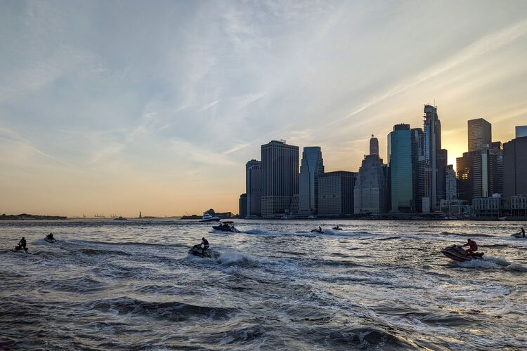 Jetski-Action auf dem East River